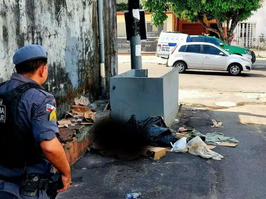 Corpo de homem é encontrado enrolado em lona no bairro Aparecida