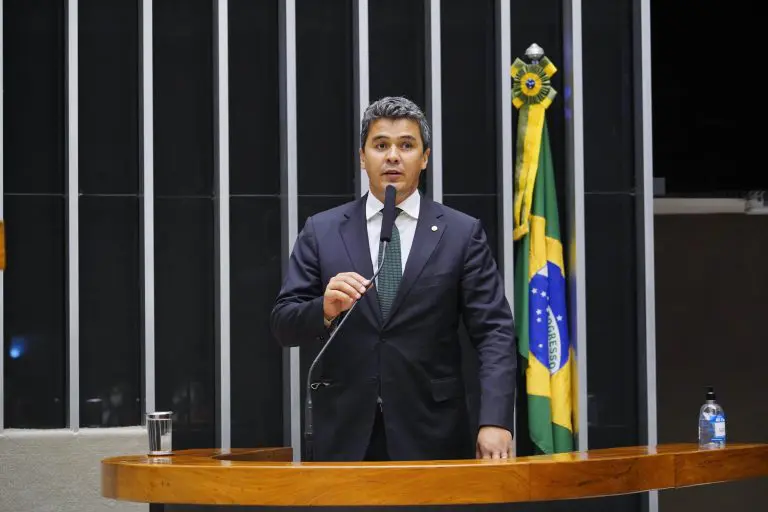 CCJ aprova critérios para definição de deficiência auditiva