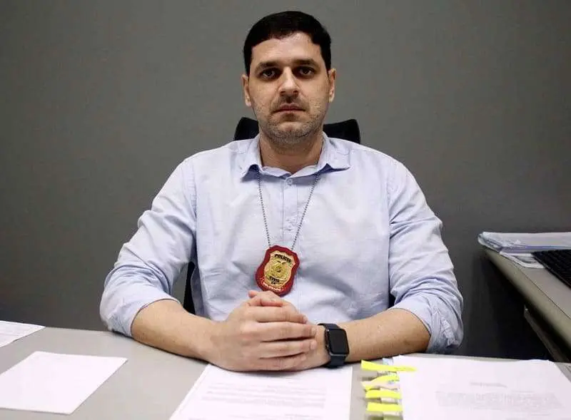 Garota de 15 anos é apreendida por tentar extorquir colega de sala com vídeo íntimo