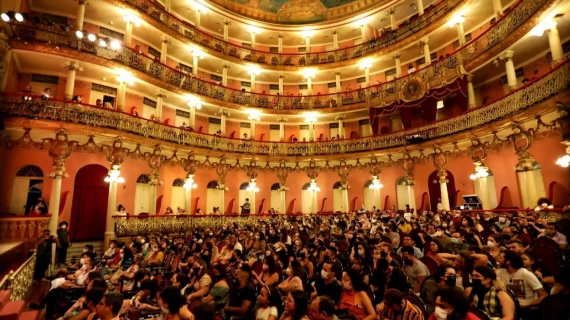 Teatro Amazonas é palco para super agenda em ritmo de boi, teatro e concertos