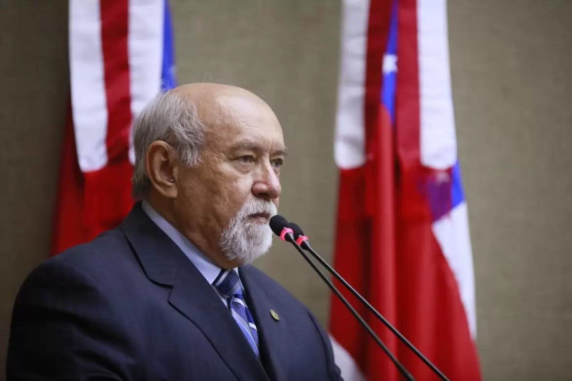 Deputado Belarmino Lins ressalta a importância de terminais flutuantes no interior do Estado