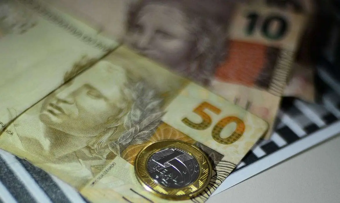 Primeira parcela do décimo terceiro deve ser paga até esta quinta