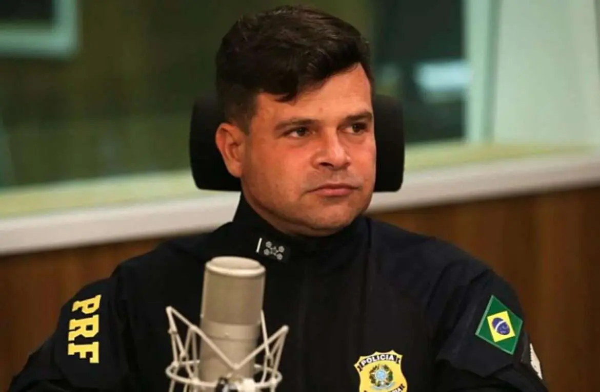 Após ser exonerado, ex-diretor da PRF é aposentado pela corporação