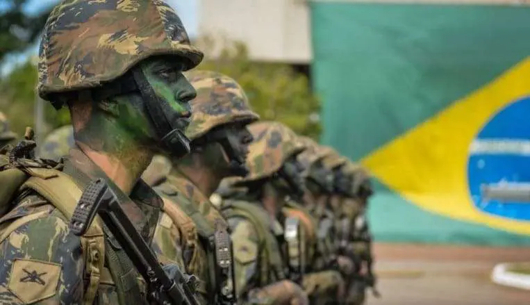 Exército ganha 7 milhões de seguidores em meio as manifestações