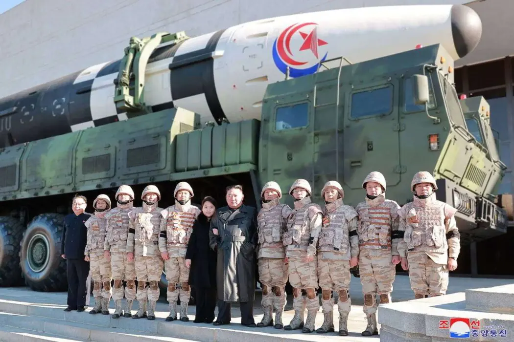 Após criar 'míssil monstro', Kim diz que Coreia do Norte terá força nuclear mais poderosa do mundo