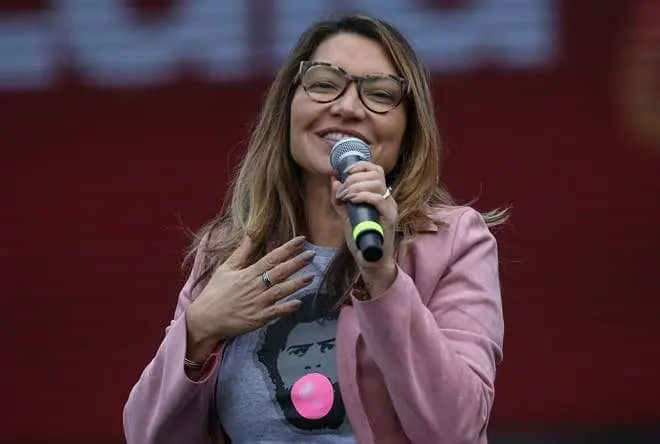Quem é Janja da Silva, esposa de Lula e futura primeira-dama do Brasil?