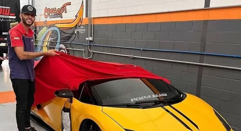 Youtuber é preso por lavagem de dinheiro a partir do sorteio de veículos de luxo