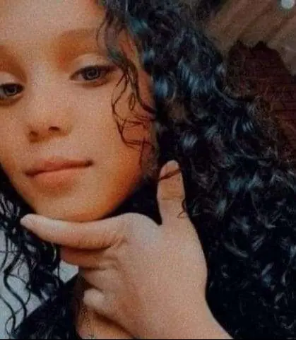 Adolescente desaparecida é encontrada morta e enterrada em quintal