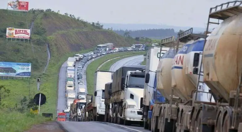 Dnit intensificará notificação de dívidas de proprietários de veículosestradas
