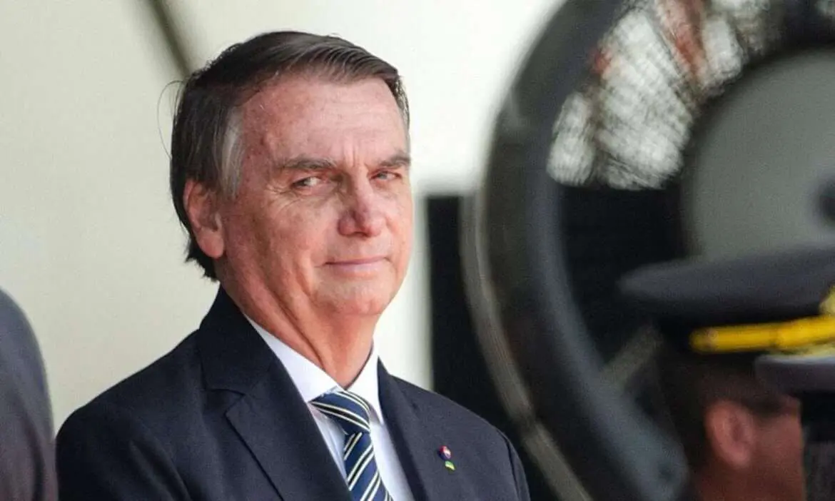 TSE aceita ação e investigará Bolsonaro por uso de Palácios em campanha