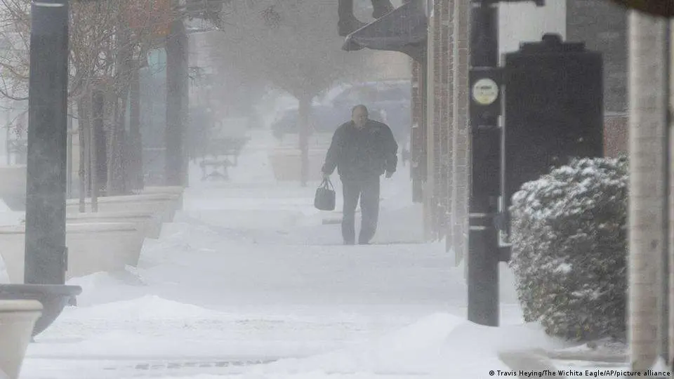 Onda de frio nos EUA deixa 17 mortos e temperatura pode chegar a -50ºC