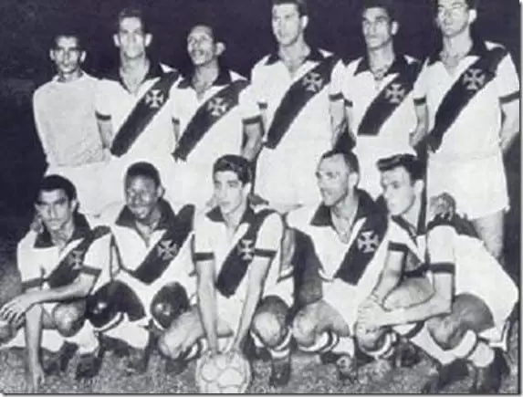 Pelé já disse que era vascaíno em entrevistas, mas, em autobiografia, que torcia para o Corinthians