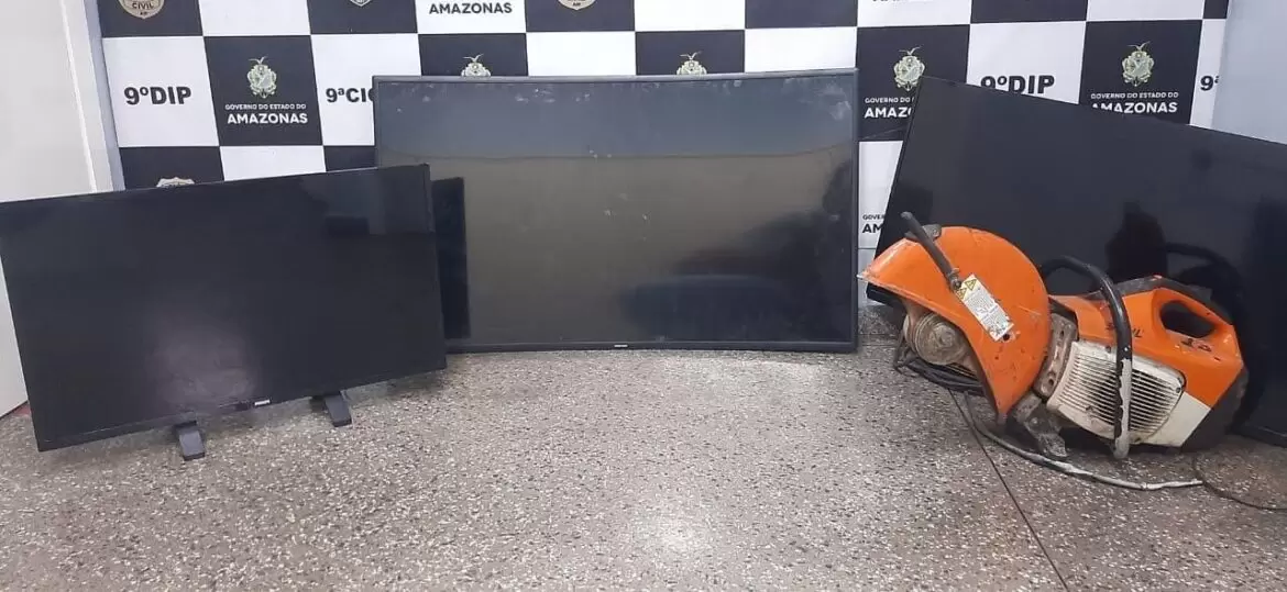 Dupla é presa por envolvimento em roubo na zona leste de Manaus