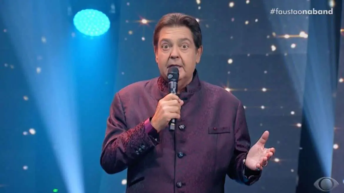 Faustão é extubado e já respira sem a ajuda de aparelhos, diz boletim médico