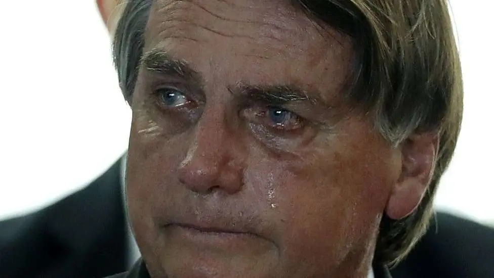 PF conclui inquérito e imputa crimes a Bolsonaro por fake news sobre vacina