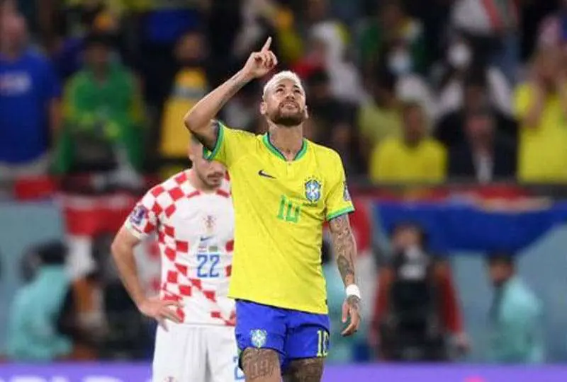 Tristeza permanece na chegada de seleção ao Brasil