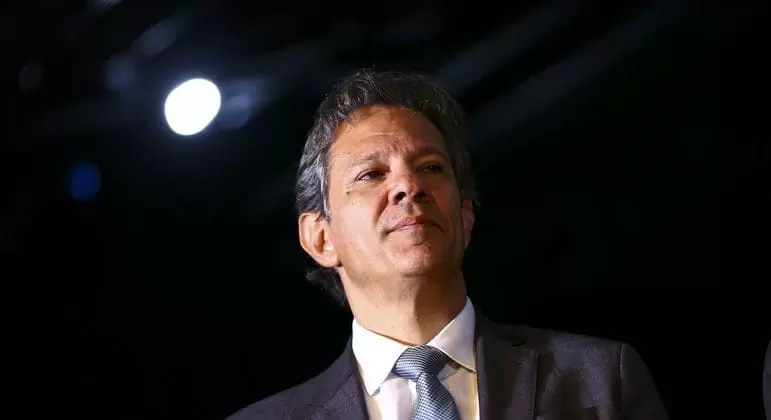 Haddad anuncia medidas de recuperação fiscal e fala sobre volta de impostos sobre combustíveis