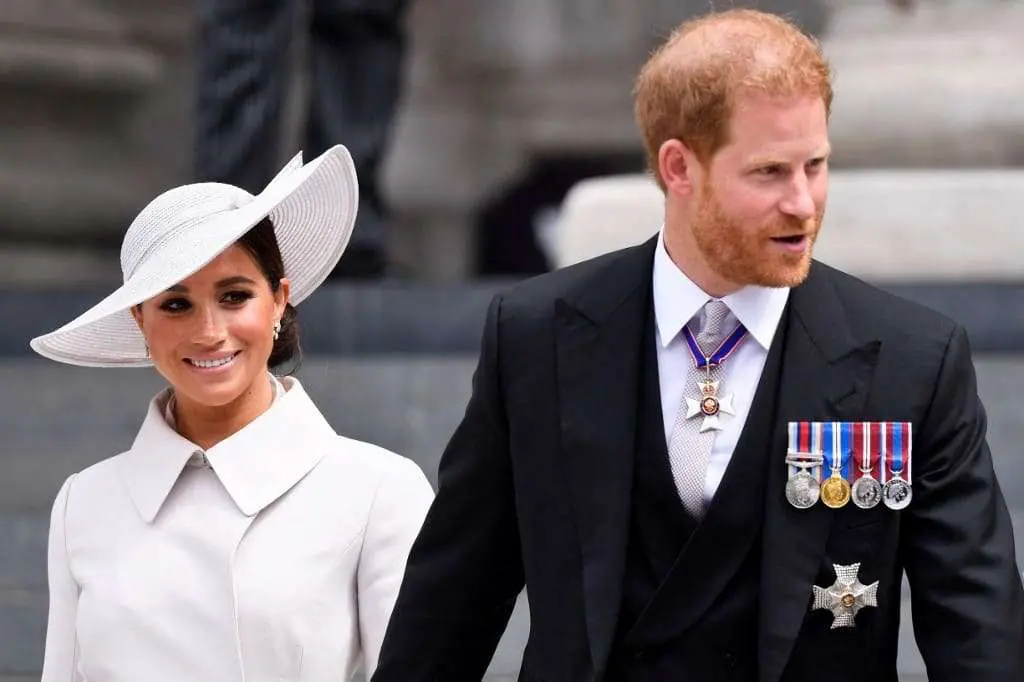 Príncipe Harry acusa William de agressão física em discussão sobre Meghan Markle