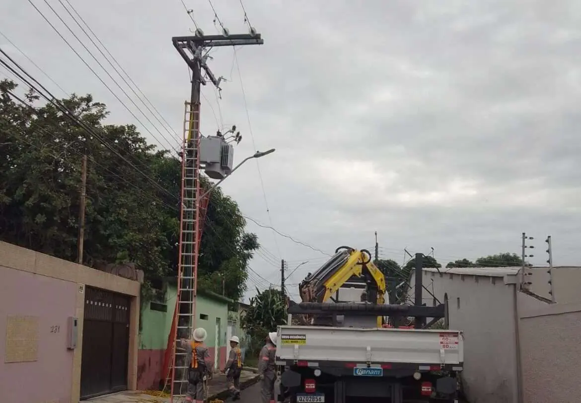 Bairro Alvorada recebe novos transformadores e rede elétrica