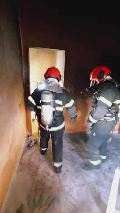 Casa pega fogo na zona Leste e moradores perdem móveis e eletrodomésticos
