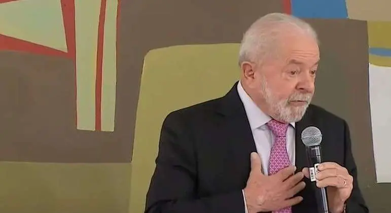 Em visita a Roraima, Lula diz que governo vai acabar com garimpo ilegal