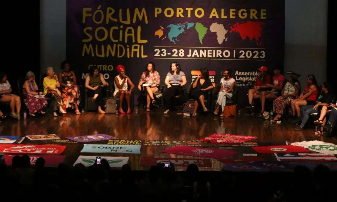 Feira da economia solidária reúne iniciativas em todo o país