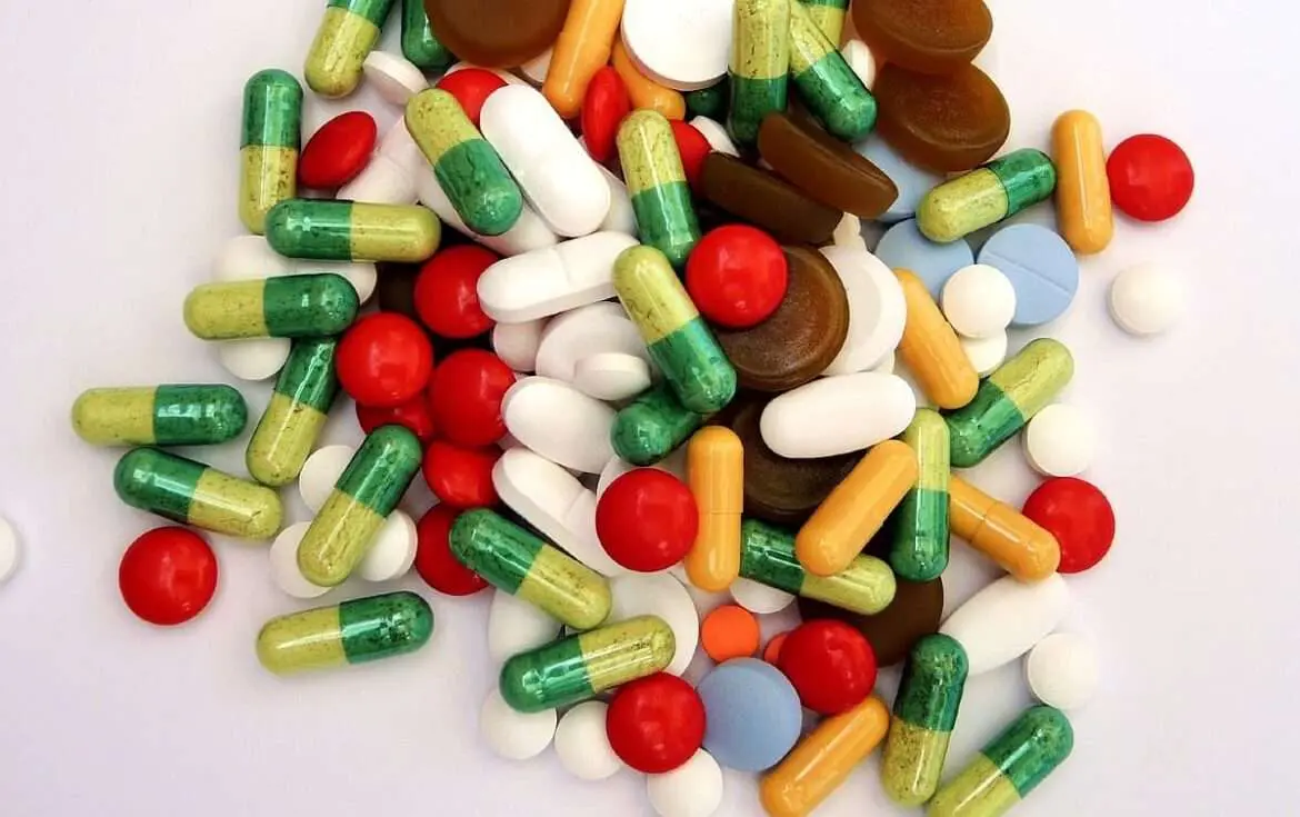 Produção de medicamentos depende de importação de insumos farmacêuticos ativos