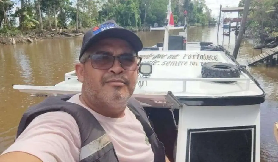 Suspeito de marta ex-esposa dentro de lancha é procurado pela polícia