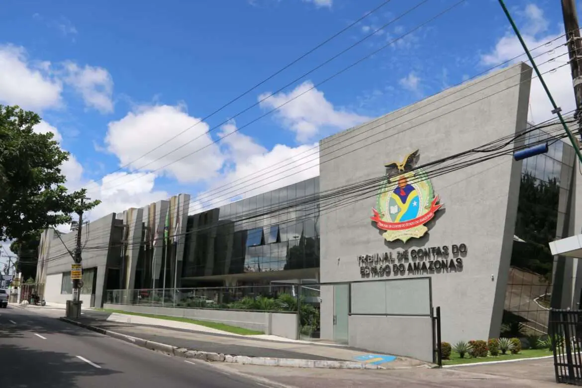 Desembargadora plantonista do TJ-AM manda anular decisão que afastou Ary Moutinho do TCE-AM