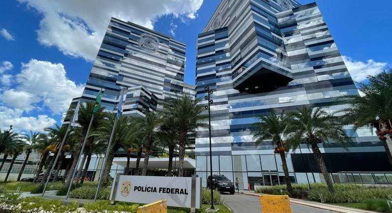 PF analisa material apreendido sobre registro de vacina de Bolsonaro
