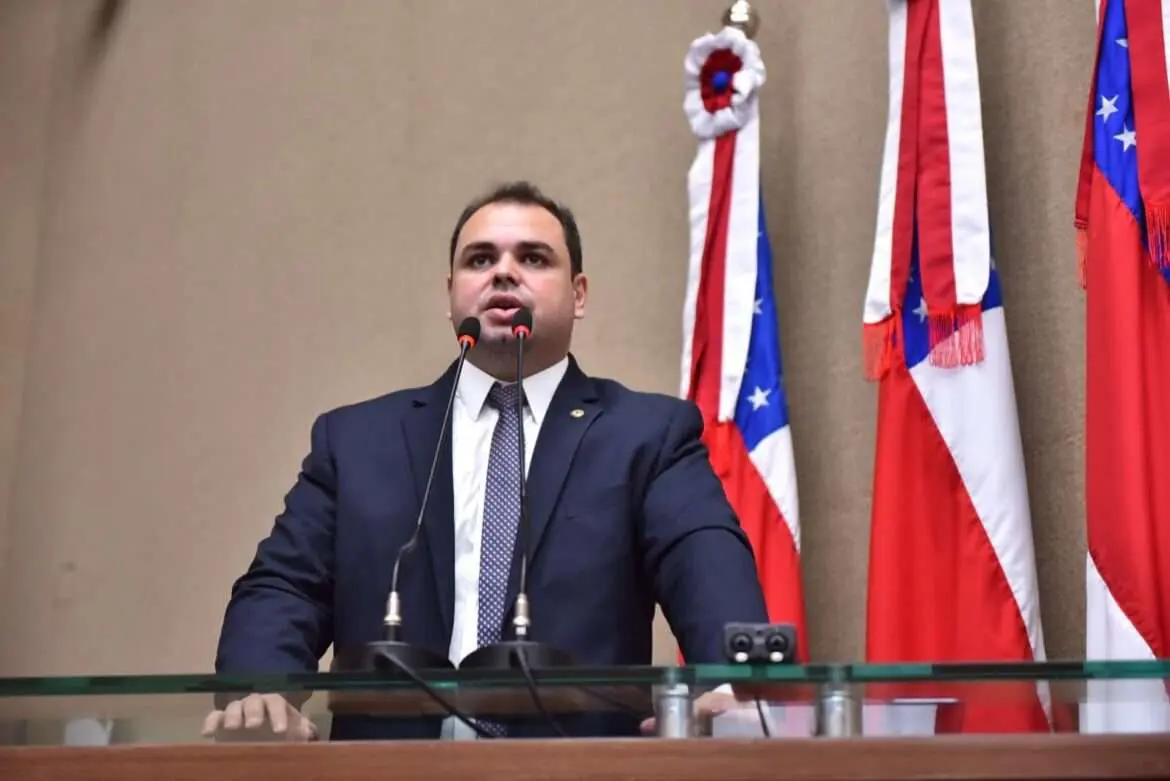 David Almeida perde para Roberto Cidade na Justiça Eleitoral; juiz nega liminar para censurar presidente da Assembleia