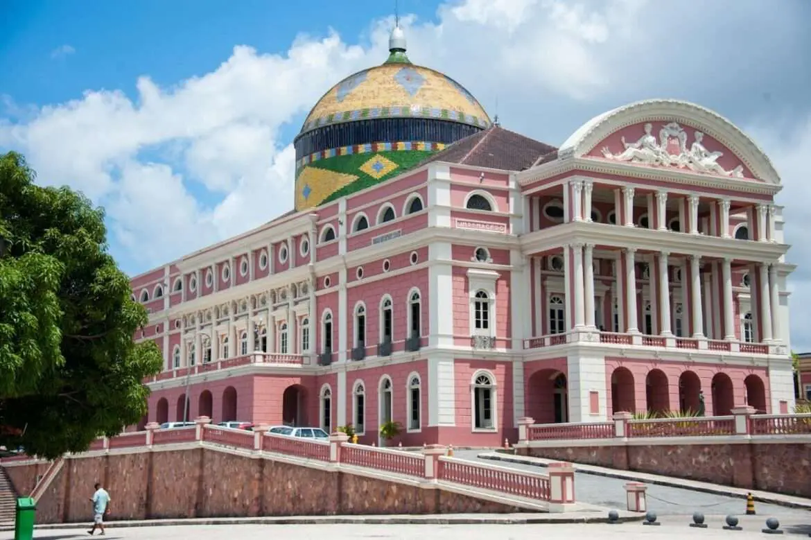 Teatro Amazonas suspende programação de espetáculos do dia 16 a 20 de fevereiro