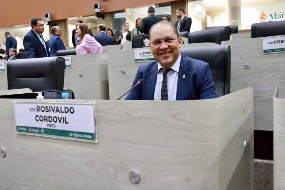 Por fim, contribuir com a formulação de políticas sociais que visem à garantia dos Direitos da Criança, do Adolescente e do Idoso