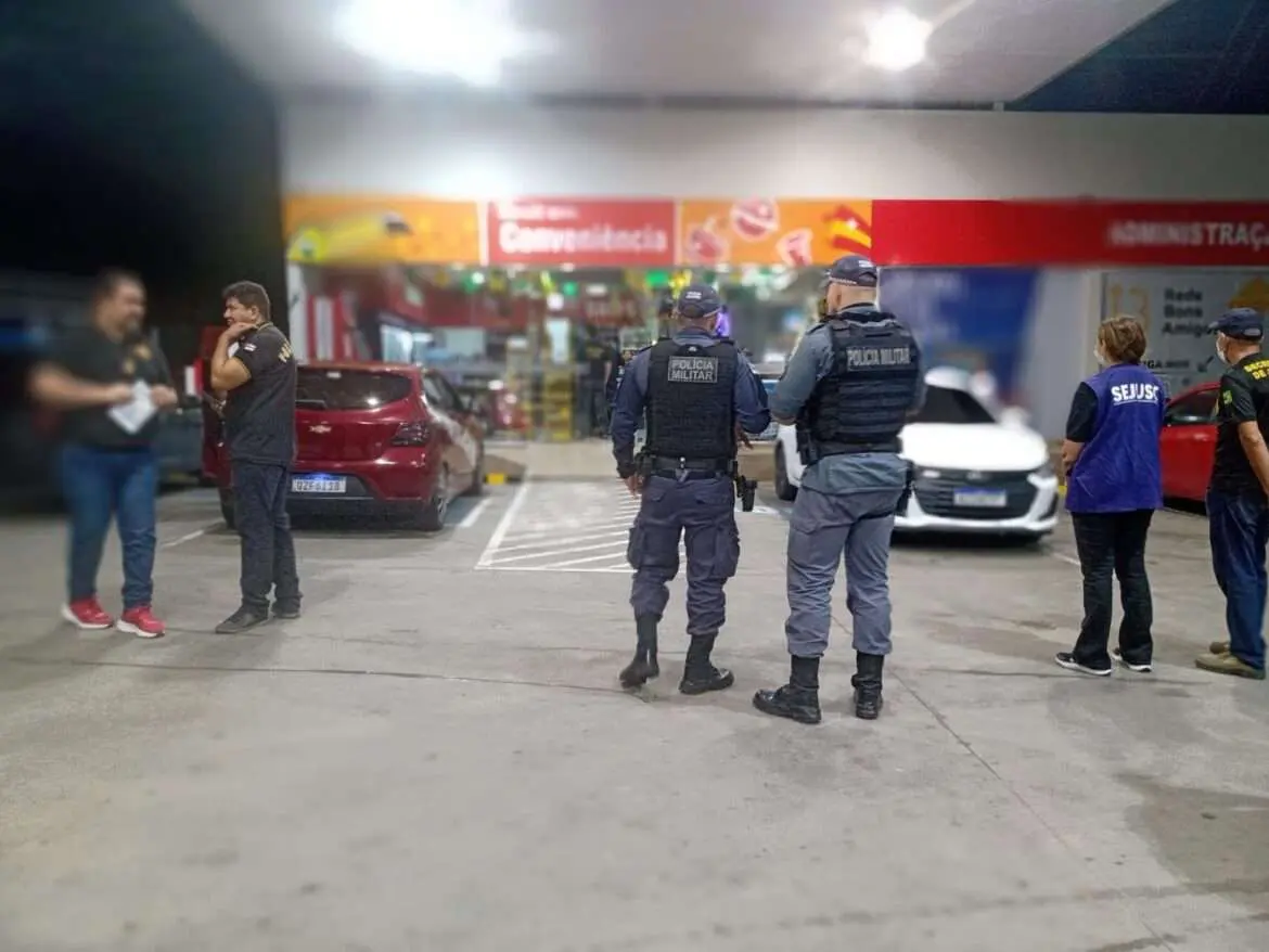 Carnaval na Floresta: CIF flagra consumo de bebida alcoólica em lojas de conveniência de postos de combustíveis