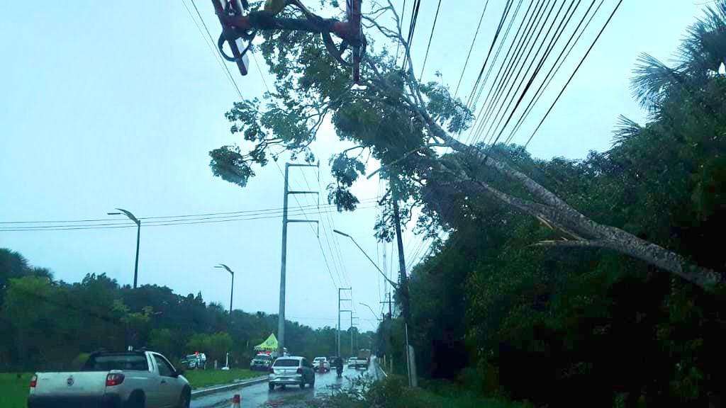 Temporal registra a maior quantidade de ocorrências de falta de energia em Manaus, nesta terça (14)