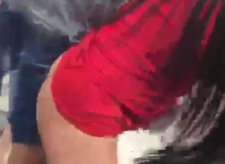Vídeo: blogueiras acabam nuas durante briga por boy exclusivo em posto da Cidade Nova