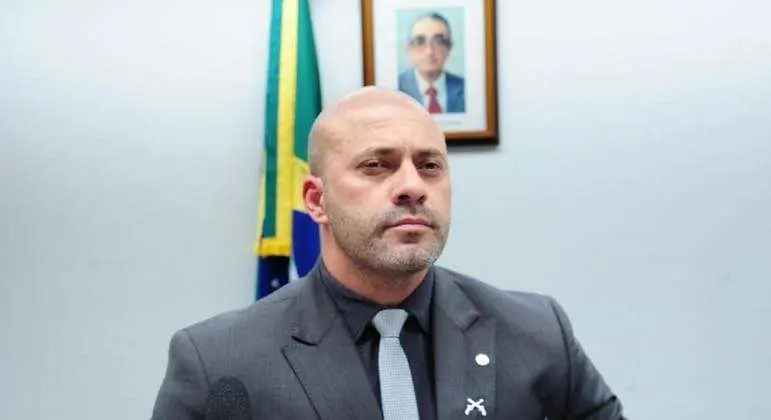 PGR defende revogação da prisão preventiva de Daniel Silveira