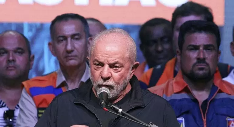 Lula é submetido a ressonância em hospital de Brasília