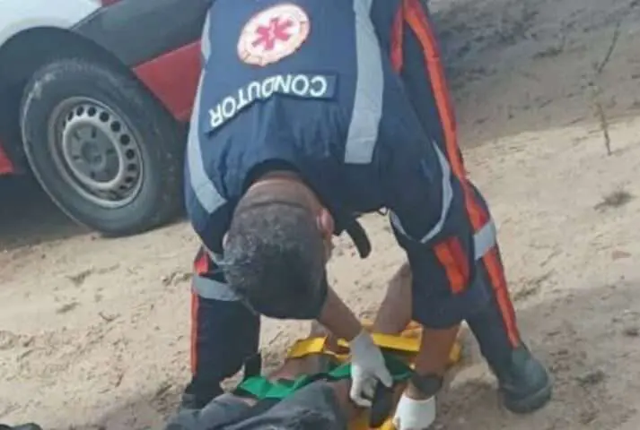 Polícia encontra motorista de app amarrado dentro de porta-malas, no Tarumã