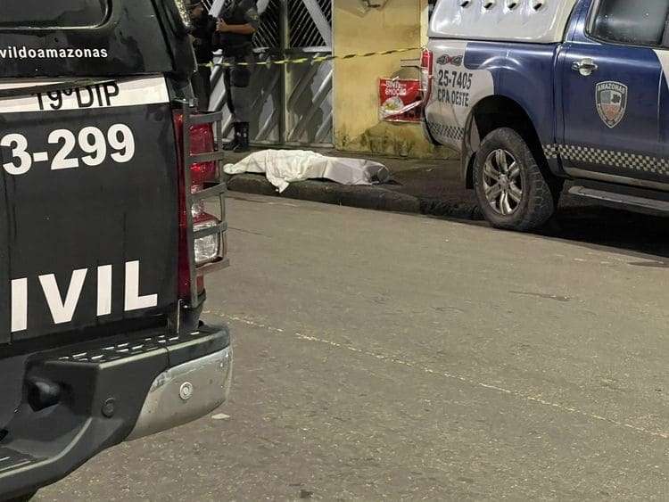 Mulher é assassinada a tiros na zona Oeste