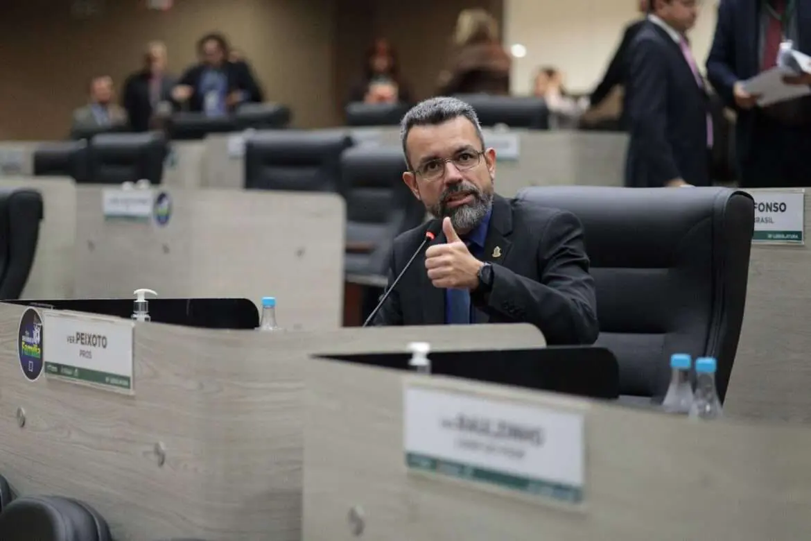 Projeto que propõe concessão de Medalha ao governador Wilson Lima avança na CMM