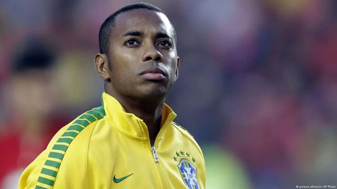 Fux nega recurso de Robinho e mantém prisão do ex-jogador