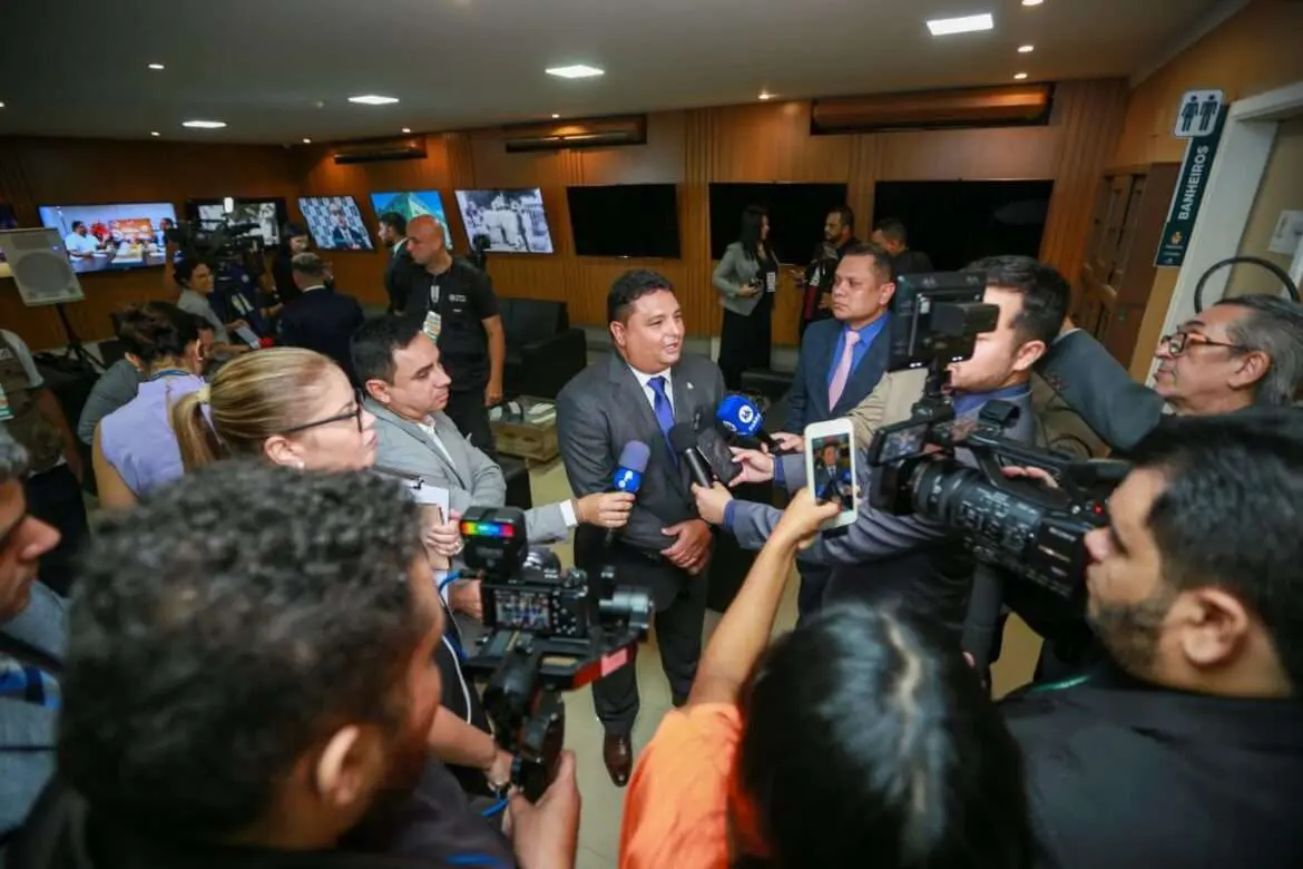 Câmara Municipal de Manaus aciona polícia para investigar sumiço de livro de posse