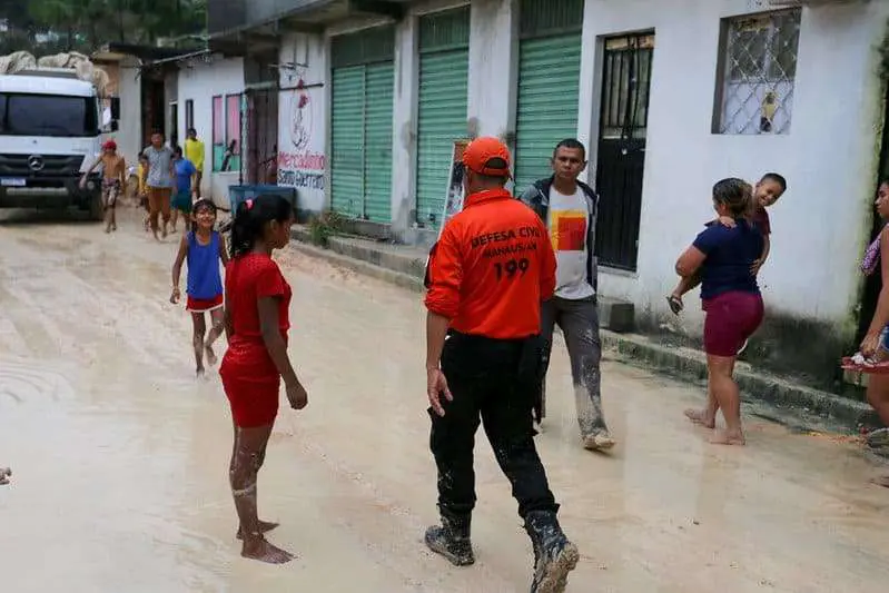 Chuva: Prefeitura recebe mais de 70 ocorrências em todas as zonas de Manaus