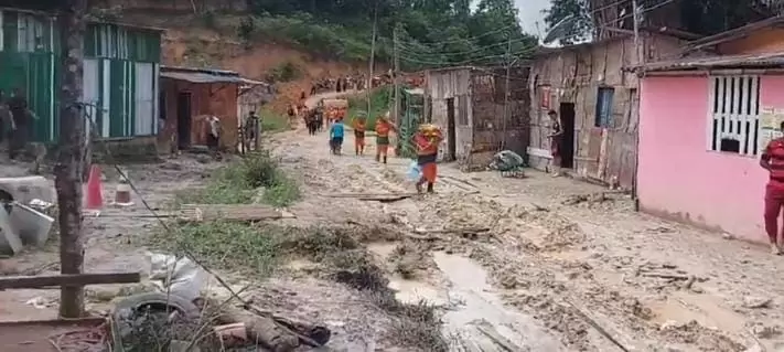 NOTA - Corpo de Bombeiros sobre deslizamento de terra no Jorge Teixeira