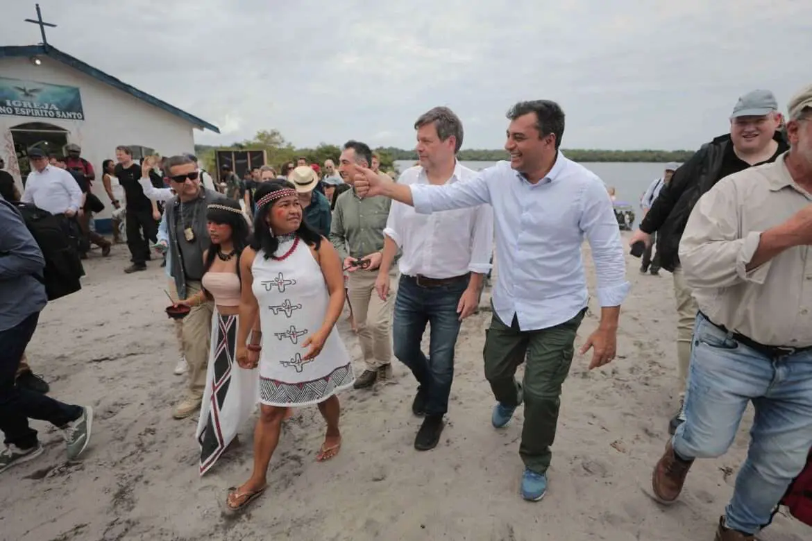 Wilson Lima e vice-chanceler alemão visitam comunidade rural com foco no desenvolvimento sustentável
