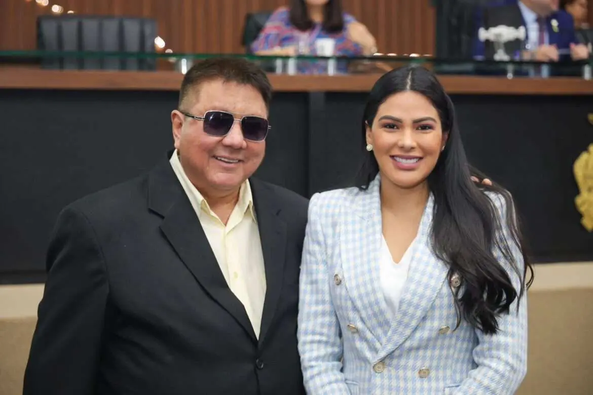 Mayra Dias sugere especial de David Assayag na arena no festival de Parintins 2023