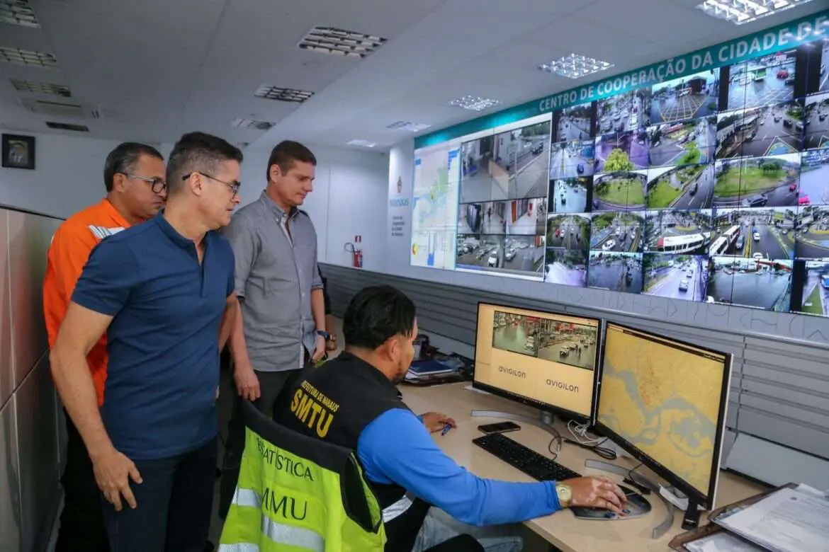 Prefeito acompanha trabalhos de monitoramento das chuvas e Manaus entra em ‘Estágio de Atenção’ neste sábado (25)