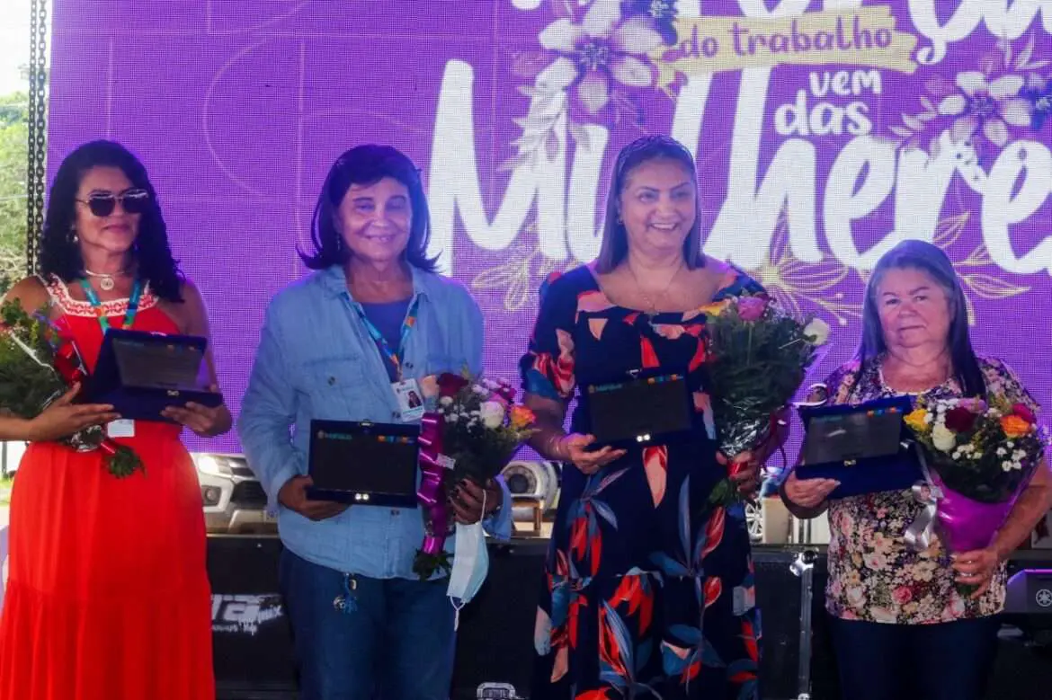 Prefeitura de Manaus homenageia mulheres com mais de 40 anos de serviço público