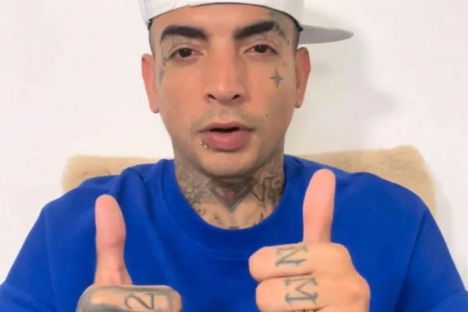 Abatido, MC Guimê implora perdão de Lexa após expulsão do BBB 23: "Não merecia"